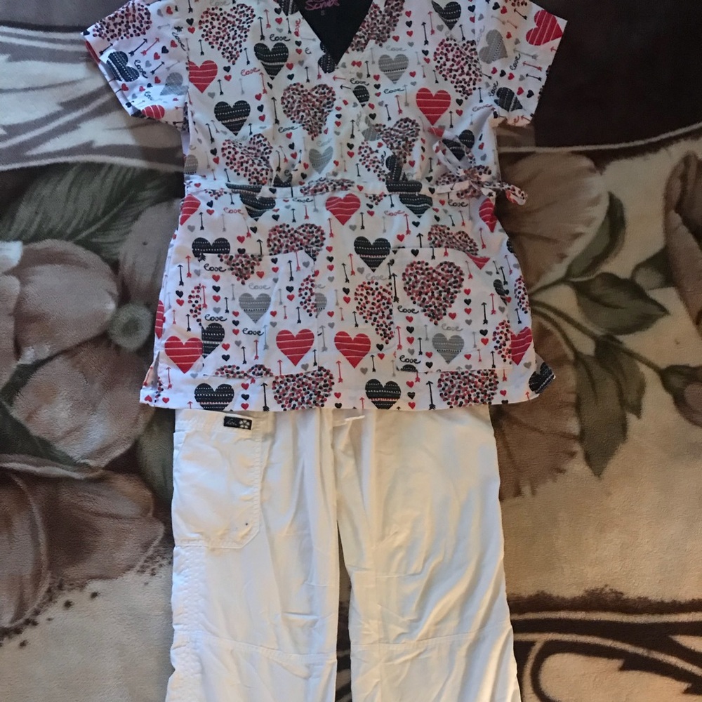 Scrub set